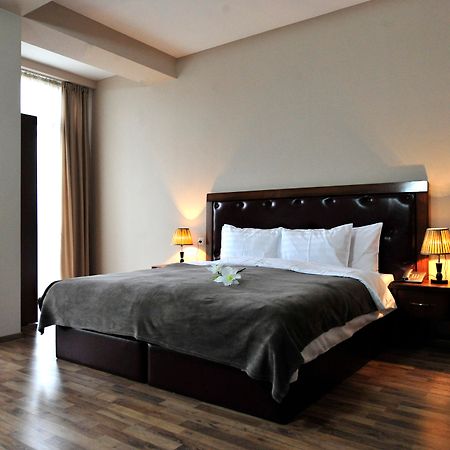 Hotel Rogalux Blue Tiflis Exterior foto
