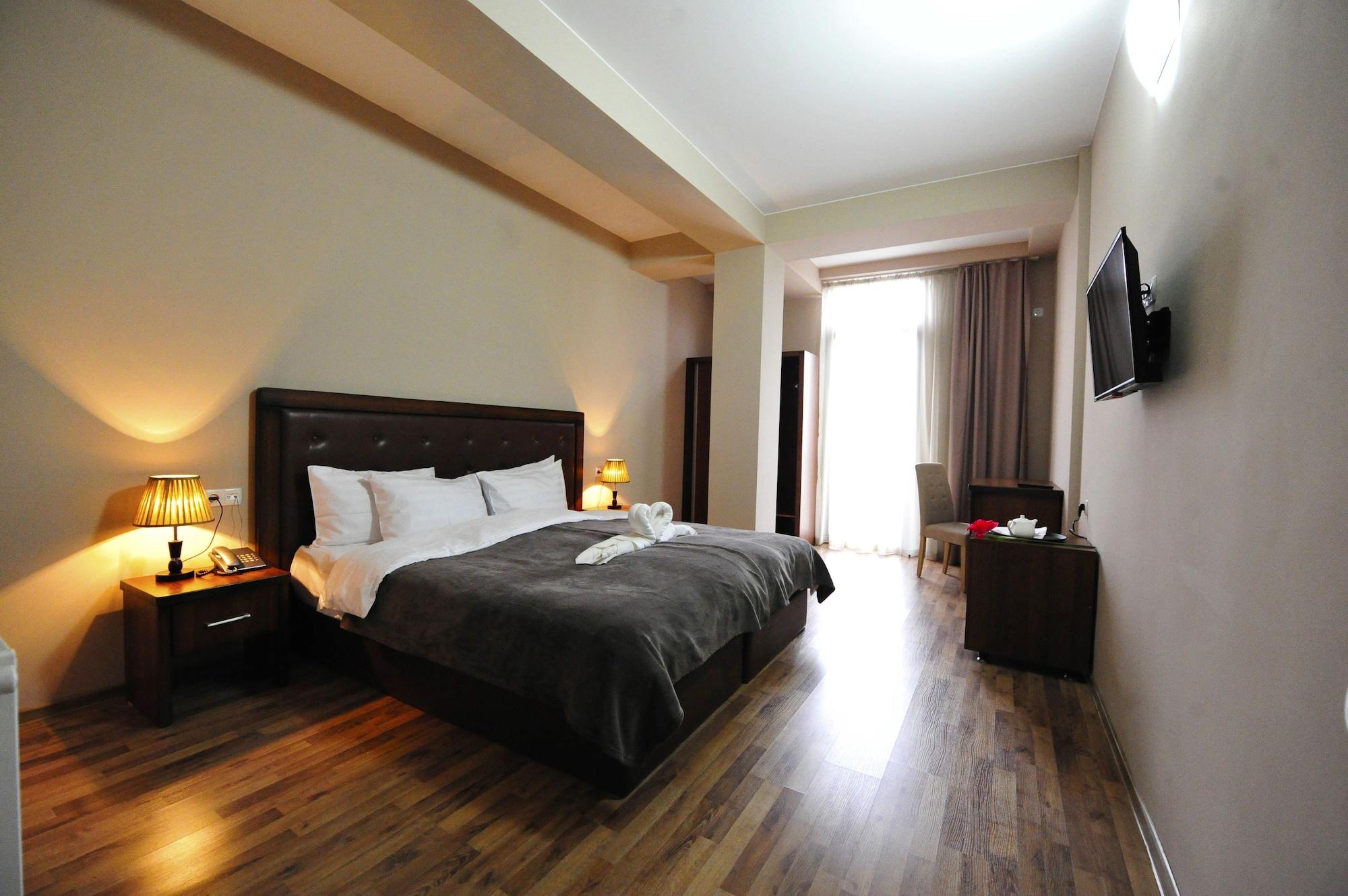 Hotel Rogalux Blue Tiflis Exterior foto